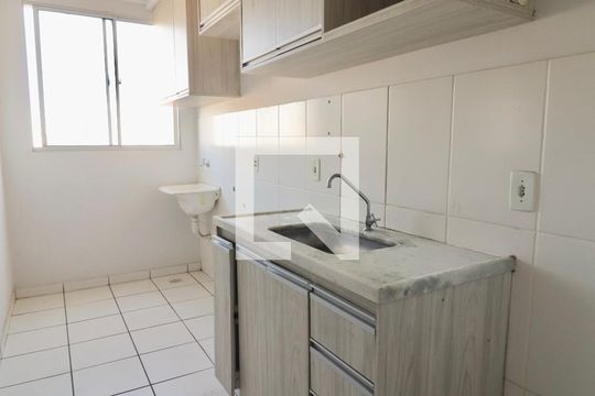 Cozinha de apartamento para alugar com 2 quartos, 56m² em Setor Negrão de Lima, Goiânia