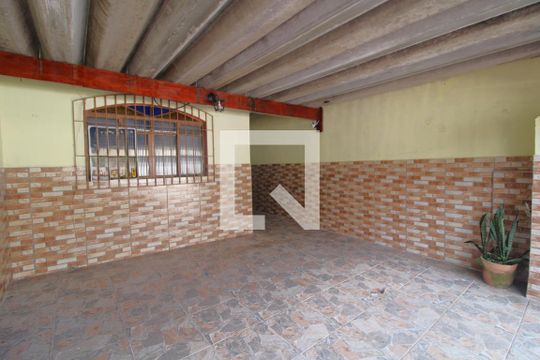 Garagem de casa à venda com 4 quartos, 165m² em Jardim Lallo, São Paulo