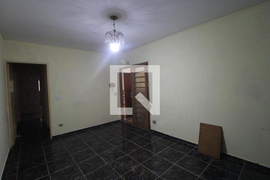 Casa à venda com 4 quartos, 165m² em Jardim Lallo, São Paulo