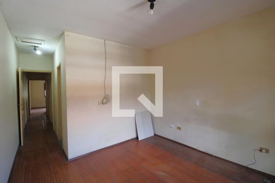 Suíte de casa à venda com 4 quartos, 165m² em Jardim Lallo, São Paulo