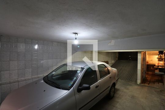 Garagem de casa à venda com 3 quartos, 200m² em Pompeia, São Paulo