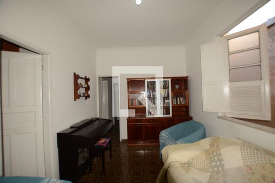 Sala de casa à venda com 3 quartos, 225m² em Vista Alegre, Rio de Janeiro