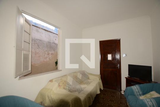 Sala de casa à venda com 3 quartos, 225m² em Vista Alegre, Rio de Janeiro