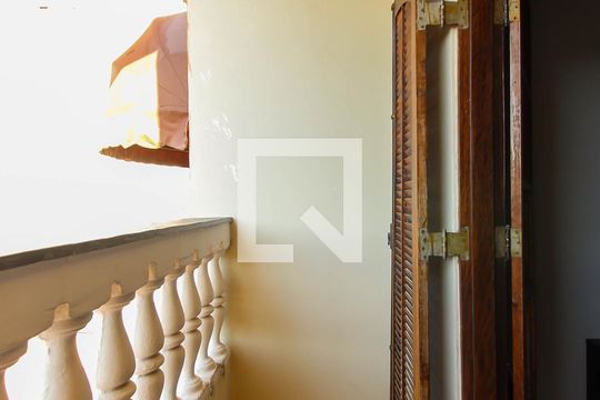 Varanda Casa 1 de casa à venda com 3 quartos, 200m² em Vila Carolina, São Paulo