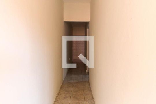 Corredor Casa 2 de casa à venda com 3 quartos, 200m² em Vila Carolina, São Paulo