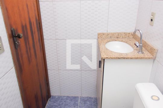 Banheiro 1 (suíte) de casa à venda com 2 quartos, 88m² em Jardim Eliane, São Paulo
