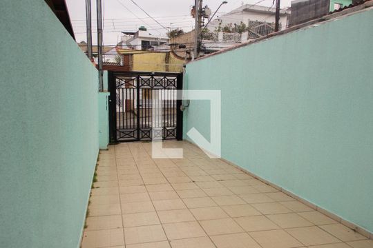 Garagem de casa à venda com 2 quartos, 88m² em Jardim Eliane, São Paulo