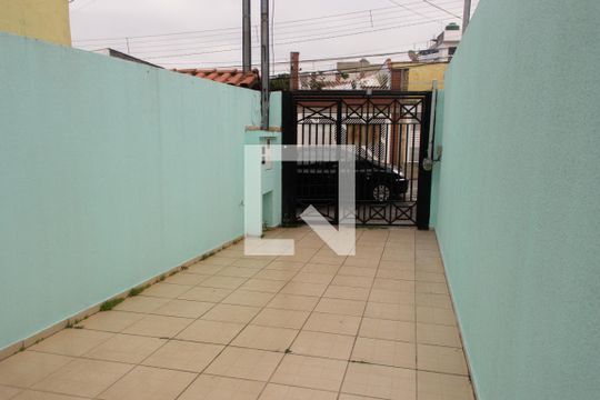 Garagem de casa à venda com 2 quartos, 88m² em Jardim Eliane, São Paulo