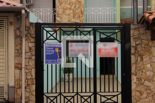 Fachada de casa à venda com 2 quartos, 88m² em Jardim Eliane, São Paulo