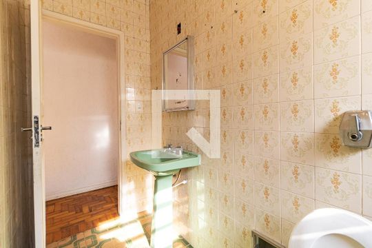 Banheiro Social de casa à venda com 5 quartos, 250m² em Vila Moraes, São Paulo
