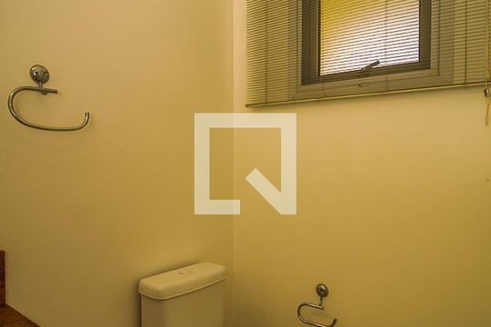 Lavabo de casa de condomínio à venda com 4 quartos, 243m² em Pedra Redonda, Porto Alegre