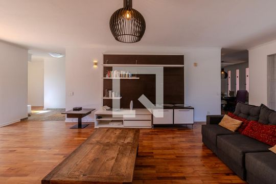 Sala de casa à venda com 4 quartos, 600m² em Jardim Leonor, São Paulo
