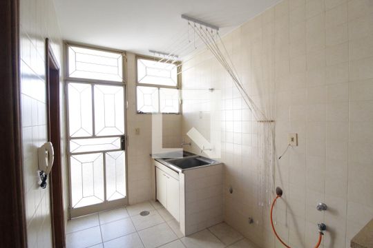 Área de Serviço de casa para alugar com 3 quartos, 216m² em Vigilato Pereira, Uberlândia