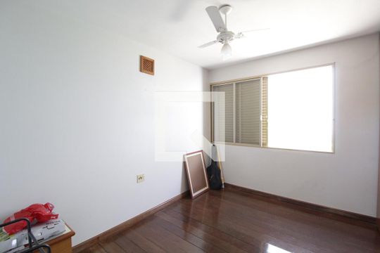 Quarto 1 de casa para alugar com 3 quartos, 216m² em Vigilato Pereira, Uberlândia
