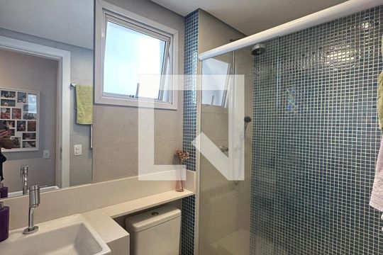 Banheiro de apartamento para alugar com 3 quartos, 83m² em Jaguaré, São Paulo