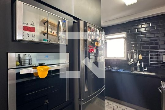 Cozinha de apartamento para alugar com 3 quartos, 83m² em Jaguaré, São Paulo