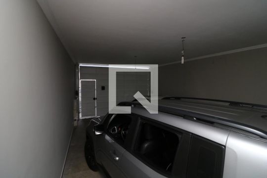 Garagem de casa para alugar com 3 quartos, 300m² em Vila Santa Clara, São Paulo