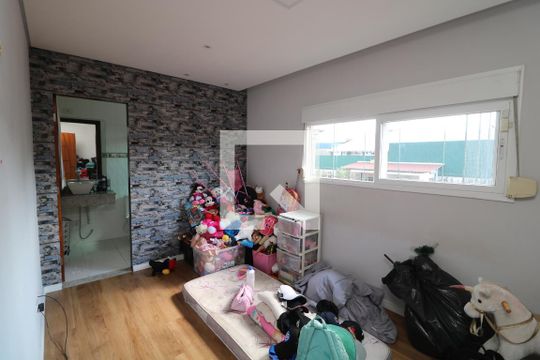 Suíte de casa para alugar com 3 quartos, 300m² em Vila Santa Clara, São Paulo