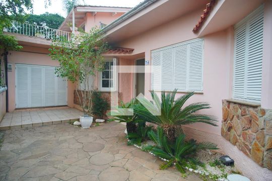 Fachada de casa à venda com 4 quartos, 324m² em Boa Vista, Novo Hamburgo