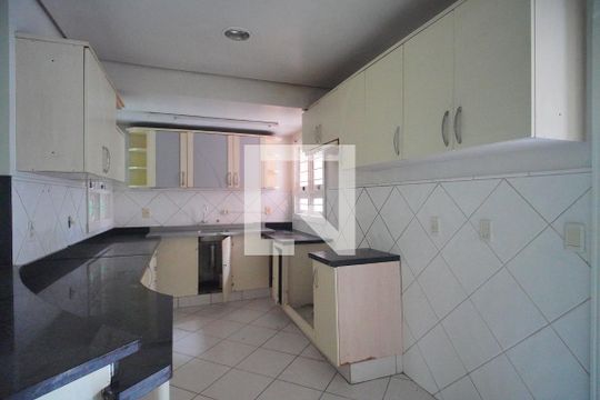 Cozinha de casa à venda com 4 quartos, 324m² em Boa Vista, Novo Hamburgo