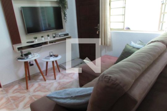 Sala de casa para alugar com 2 quartos, 125m² em Parque Pinheiros, Taboão da Serra