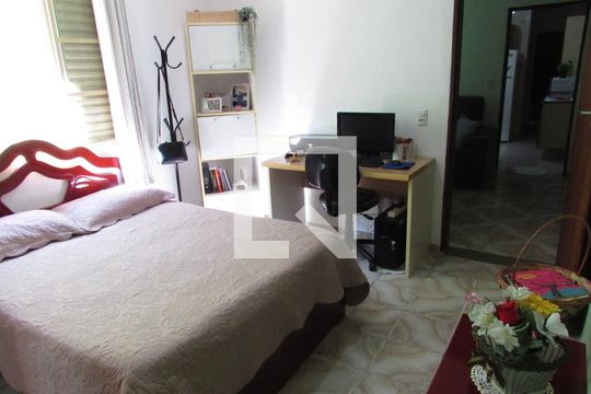 Suíte de casa para alugar com 2 quartos, 125m² em Parque Pinheiros, Taboão da Serra
