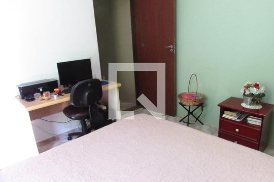 Suíte de casa para alugar com 2 quartos, 125m² em Parque Pinheiros, Taboão da Serra