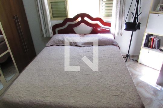 Suíte de casa para alugar com 2 quartos, 125m² em Parque Pinheiros, Taboão da Serra