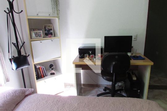 Suíte de casa para alugar com 2 quartos, 125m² em Parque Pinheiros, Taboão da Serra