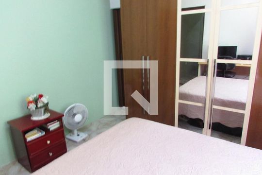 Suíte de casa para alugar com 2 quartos, 125m² em Parque Pinheiros, Taboão da Serra