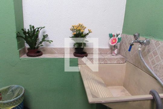 Área de Serviço de casa para alugar com 2 quartos, 125m² em Parque Pinheiros, Taboão da Serra