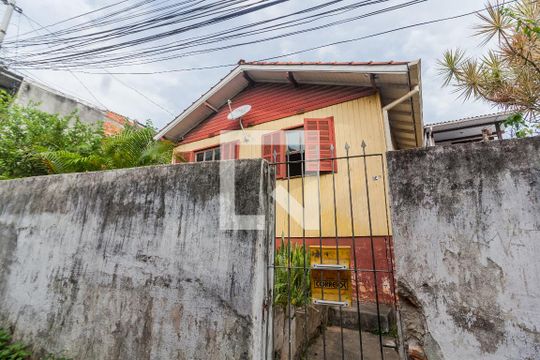 Fachada de casa para alugar com 2 quartos, 72m² em Centro, Florianópolis