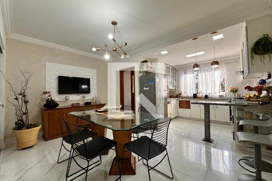Cozinha de casa à venda com 4 quartos, 239m² em Vila Floresta, Santo André