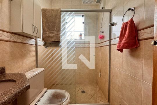 Banheiro de casa à venda com 4 quartos, 239m² em Vila Floresta, Santo André