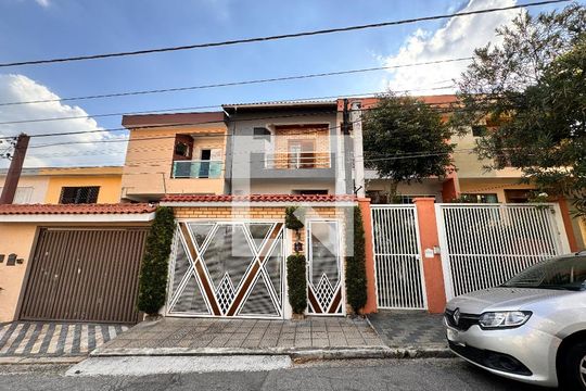 Fachada de casa à venda com 4 quartos, 239m² em Vila Floresta, Santo André
