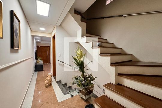 Corredor de casa à venda com 4 quartos, 239m² em Vila Floresta, Santo André