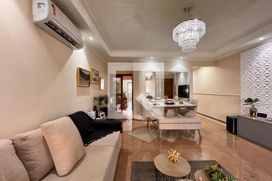 Sala de casa à venda com 4 quartos, 239m² em Vila Floresta, Santo André