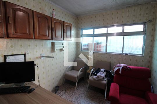 Quarto 5 de casa à venda com 5 quartos, 300m² em Parque Vitória, São Paulo