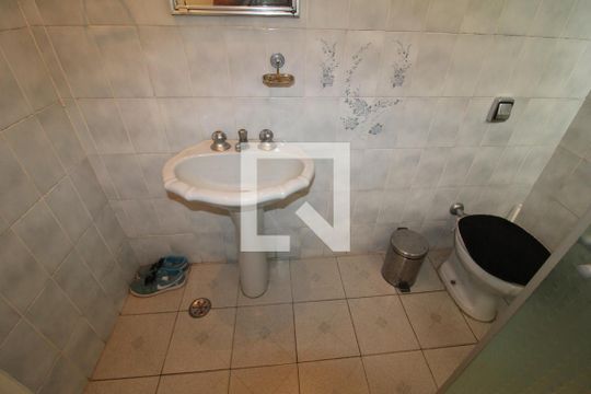 Banheiro 3 de casa à venda com 5 quartos, 300m² em Parque Vitória, São Paulo