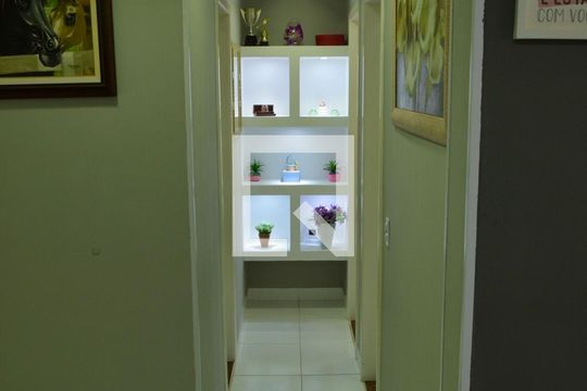 Corredor de apartamento à venda com 2 quartos, 50m² em Taquara, Rio de Janeiro