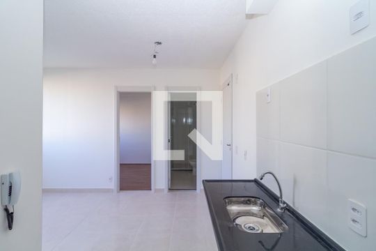 Cozinha de apartamento para alugar com 2 quartos, 36m² em Vila Prudente, São Paulo