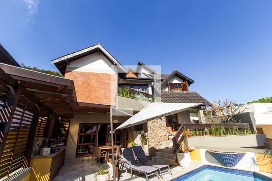 Fachada do bloco de apartamento para alugar com 3 quartos, 320m² em Alphaville, Santana de Parnaíba