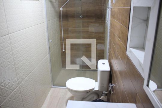 Banheiro de casa para alugar com 4 quartos, 60m² em Tropical, Contagem