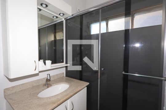 Banheiro de apartamento à venda com 2 quartos, 88m² em Vila Clementino, São Paulo