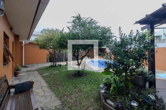 Quintal de casa para alugar com 5 quartos, 500m² em Marechal Rondon, Canoas
