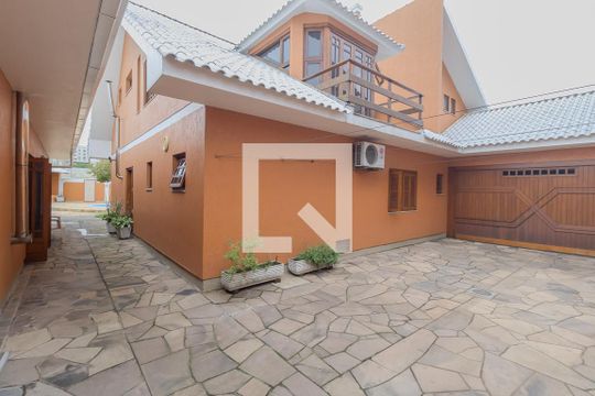 Quintal de casa para alugar com 5 quartos, 500m² em Marechal Rondon, Canoas