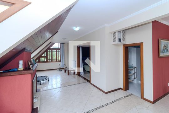 Sótão de casa para alugar com 5 quartos, 500m² em Marechal Rondon, Canoas