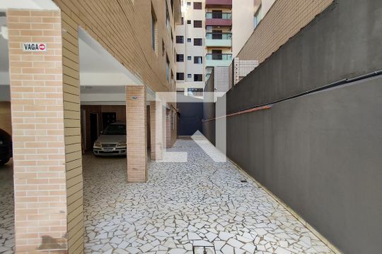 Garagem de apartamento para alugar com 2 quartos, 43m² em Guilhermina, Praia Grande