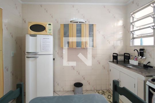 Cozinha de apartamento para alugar com 2 quartos, 43m² em Guilhermina, Praia Grande
