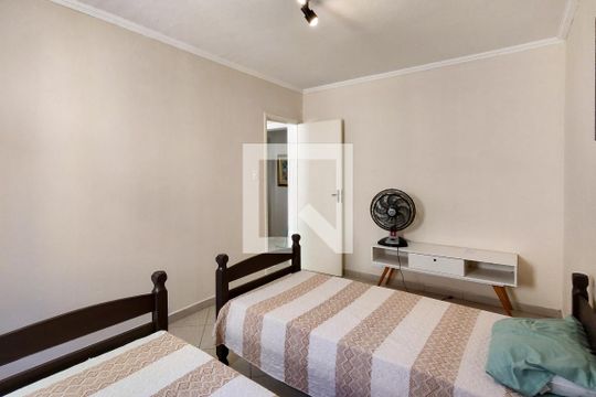 Quarto 1 de apartamento para alugar com 2 quartos, 43m² em Guilhermina, Praia Grande